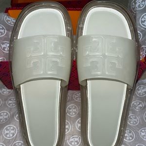 Tory Burch New Ivory Bubble Jelly size 10